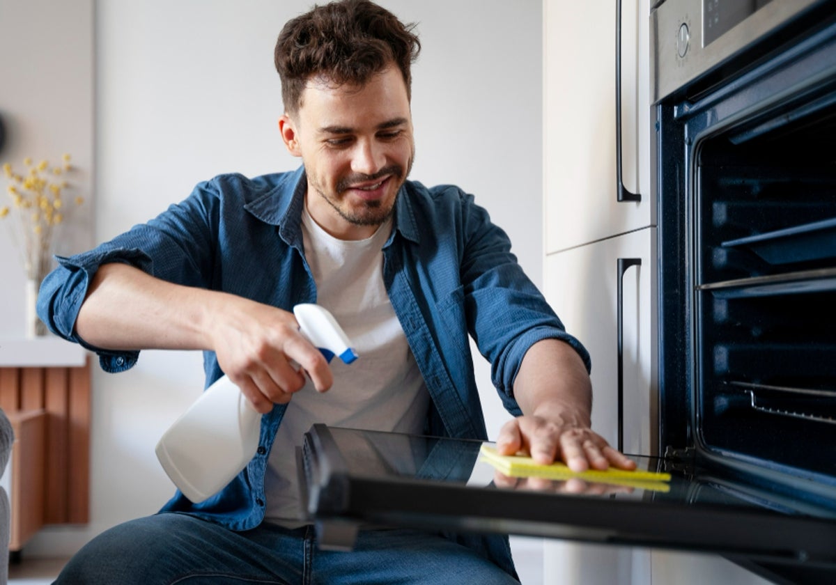 Trucos caseros y productos mejor valorados para limpiar tu horno