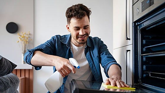 Trucos caseros y  productos mejor valorados para limpiar tu horno