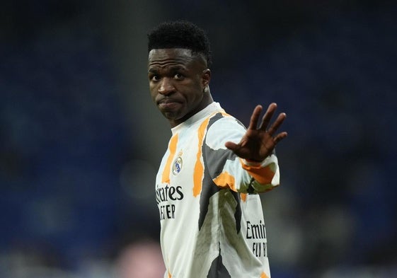 Vinicius, antes de un partido del Real Madrid.