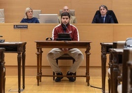 El condenado por los ataques terroristas del 17A, Mohamed Houli Chemlal, comparece en la Comisión de Investigación sobre los atentados del 17-A.