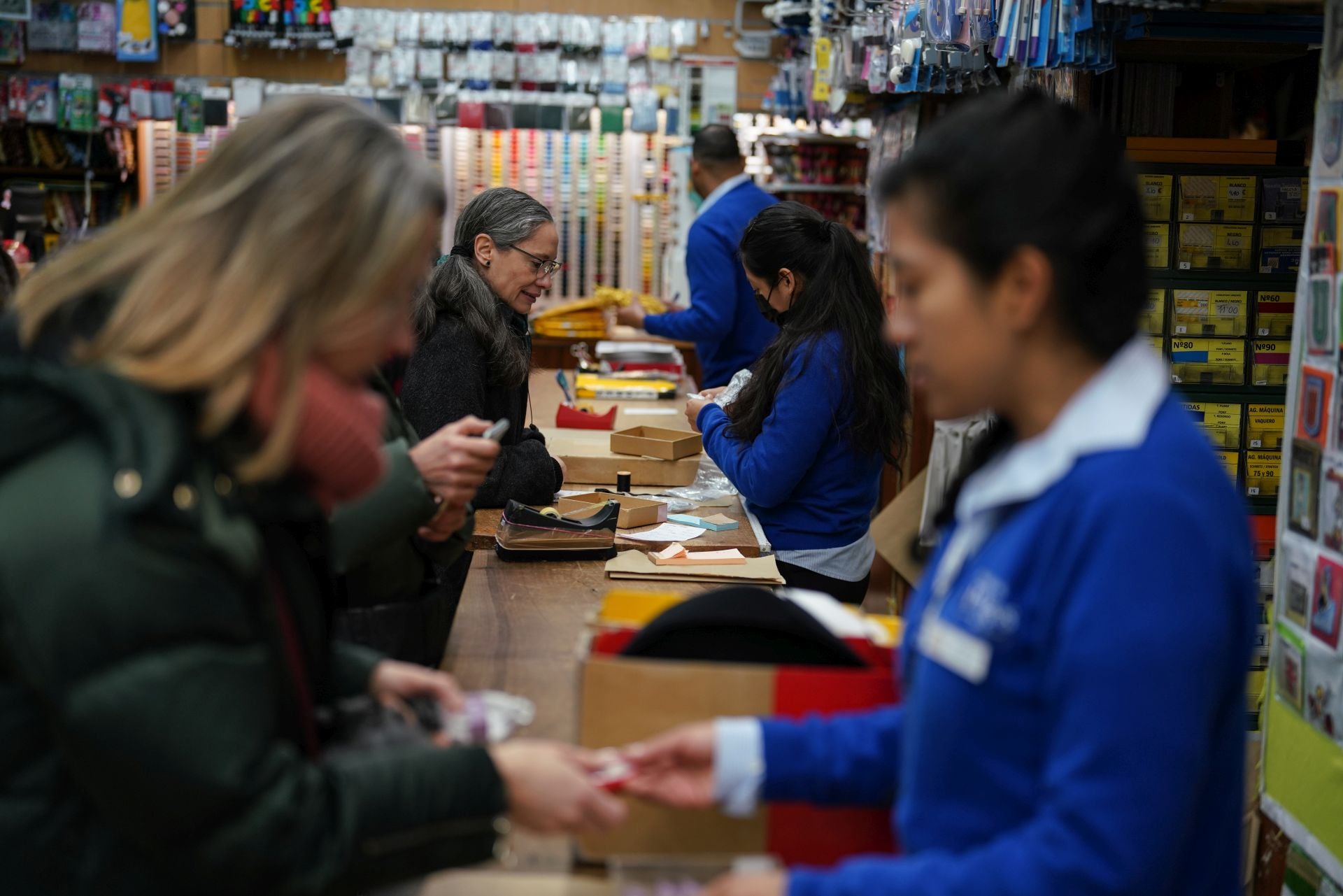 Son 37 los empleados que atienden a las 2.500 personas que se acercan cada día hasta el establecimiento.