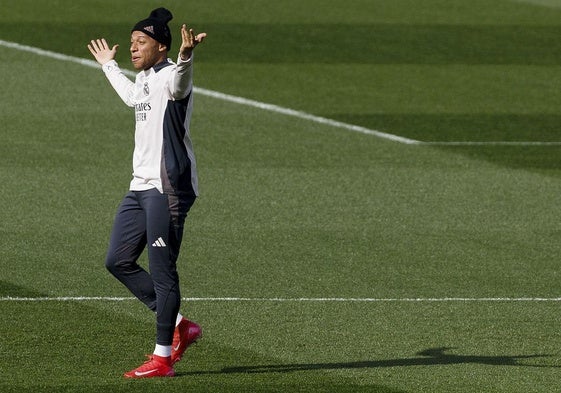 Mbappé en el último entrenamiento antes de que el Real Madrid reciba al Manchester City.