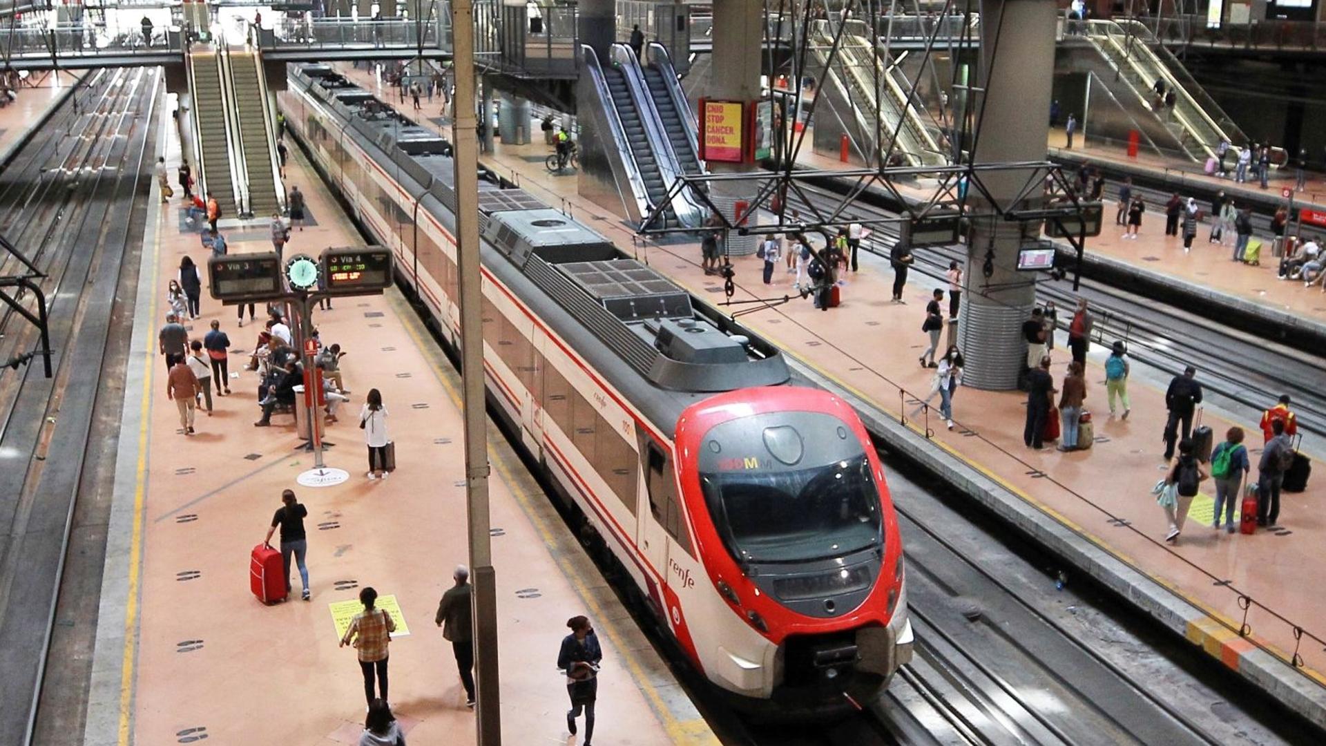 Renfe, 300 yeni ticari operatör dahil etmek için başka bir kamu istihdam teklifini çağırıyor