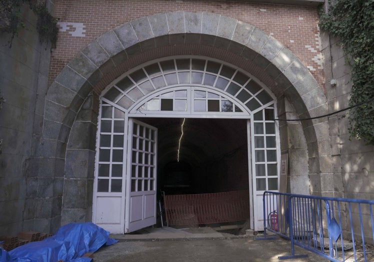 Entrada del túnel en obras en el Campo del Moro.