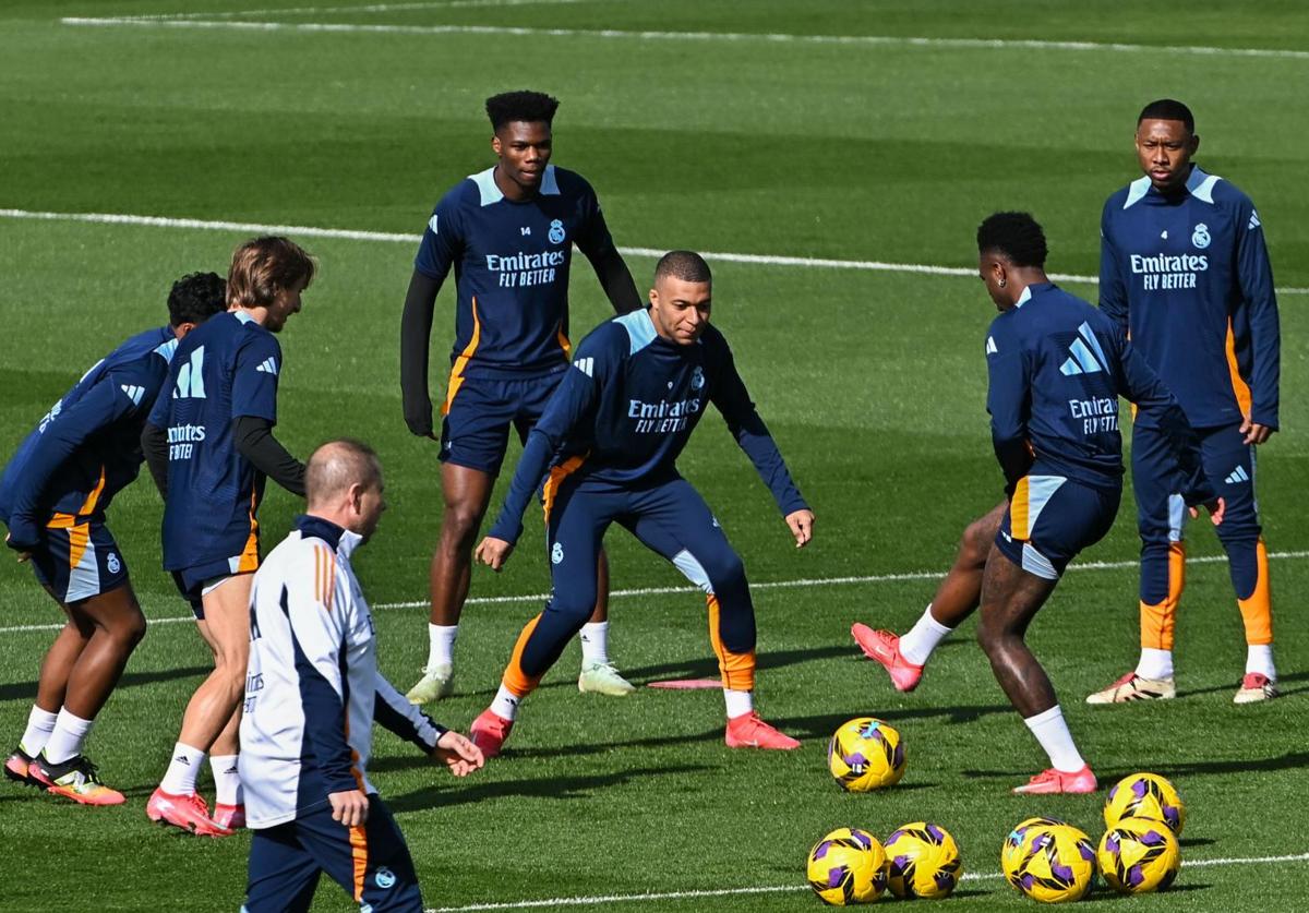 Real Madrid players preparing for the clash with Girona.