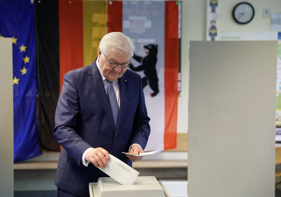 El presidente alemán, Frank-Walter Steinmeier, ha madrugado para votar.