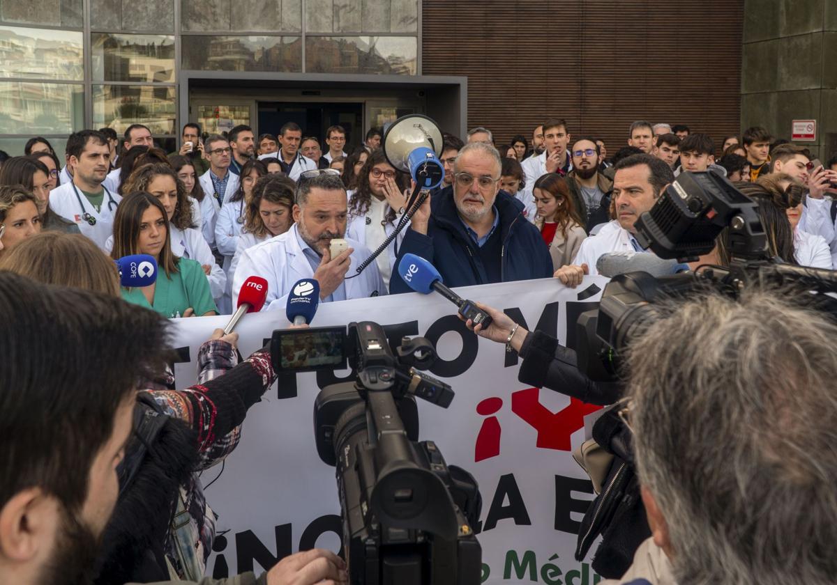 Protesta de los médicos contra el Estatuto Marco en Santander.