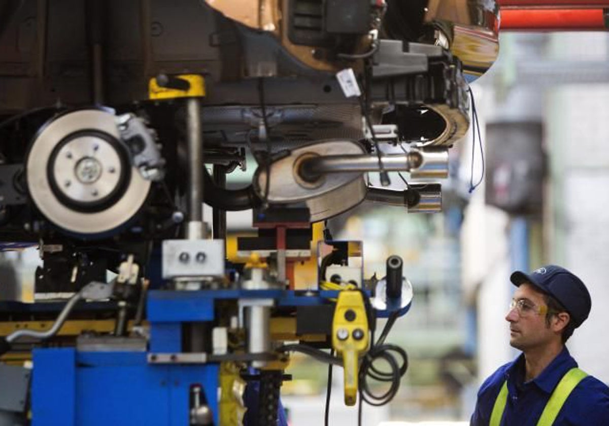 Dos meses sin Moves ponen en jaque los pedidos y el empleo en la automoción