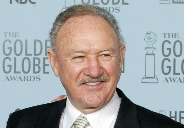 El actor Gene Hackman en los Globos de Oro de 2003, un año antes de su retirada de la vida pública.