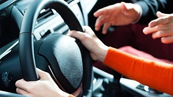 El 75% de las mujeres ha enfrentado a insultos, bocinazos o comentarios sexistas cuando conduce