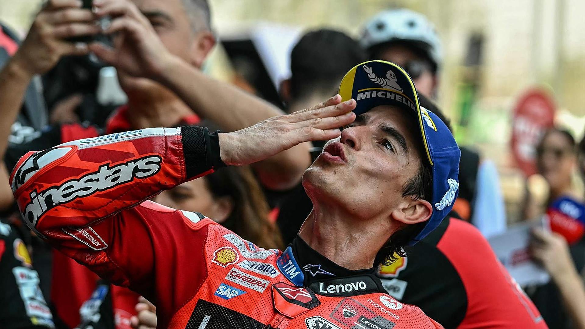 Marc Márquez ilk kırmızı zaferini sprint'i fethetti