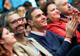 Pedro Sánchez junto al nuevo secretario general del PSOE murciano, Francisco Lucas.