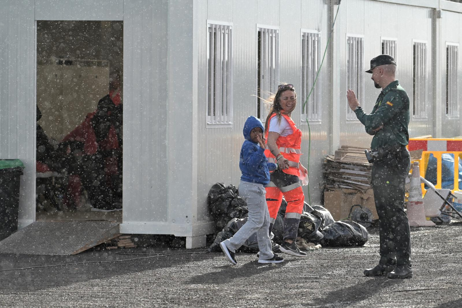 Policías y guardias civiles califican de «cesión ilegal» el acuerdo entre PSOE y Junts