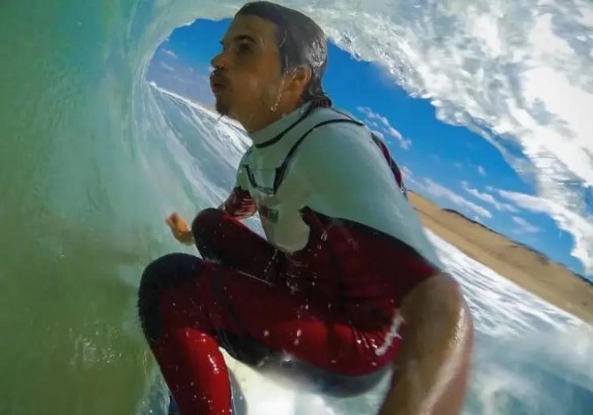 Muere a los 40 años el surfista vasco Hugues Oyarzabal