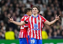 Julián Álvarez celebra su golazo en el duelo de Champions en el Bernabéu.