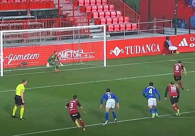 El Mirandés se aferra al liderato tras imponerse al Oviedo