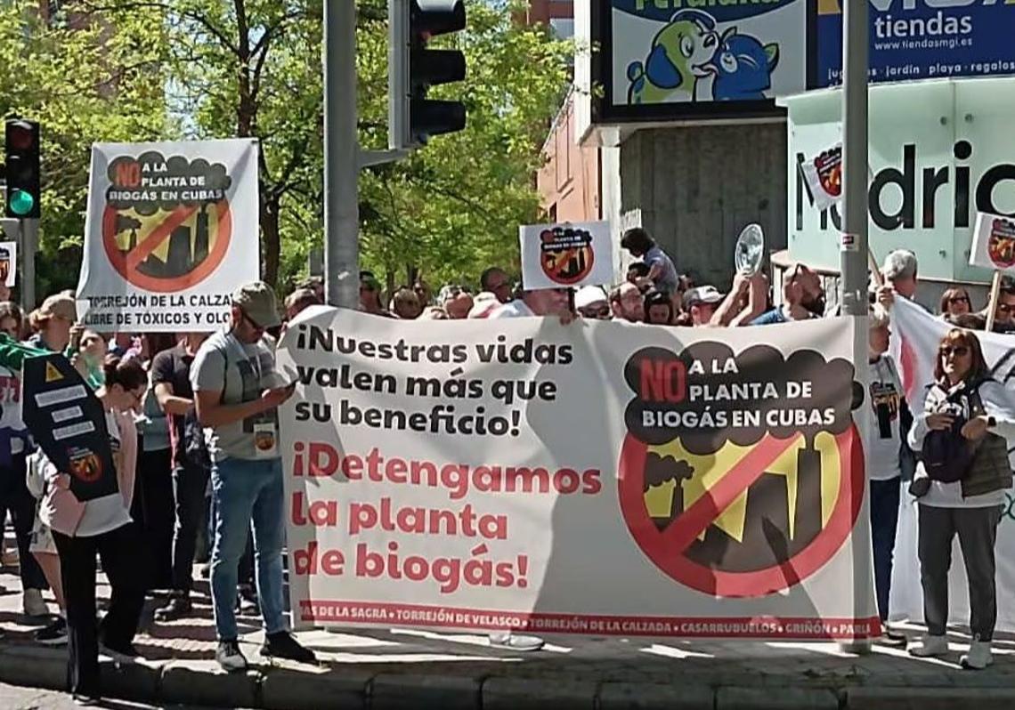 Protesta vecina en Cubas de la Sagra, estandarte de la lucha vecinal contra Acciona, que desistió del proyecto en diciembre de 2024.