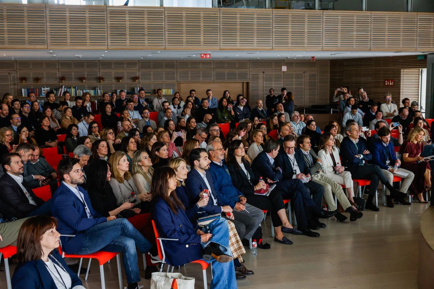 Más de doscientas personas se dieron cita en el auditorio del Centro Botín.