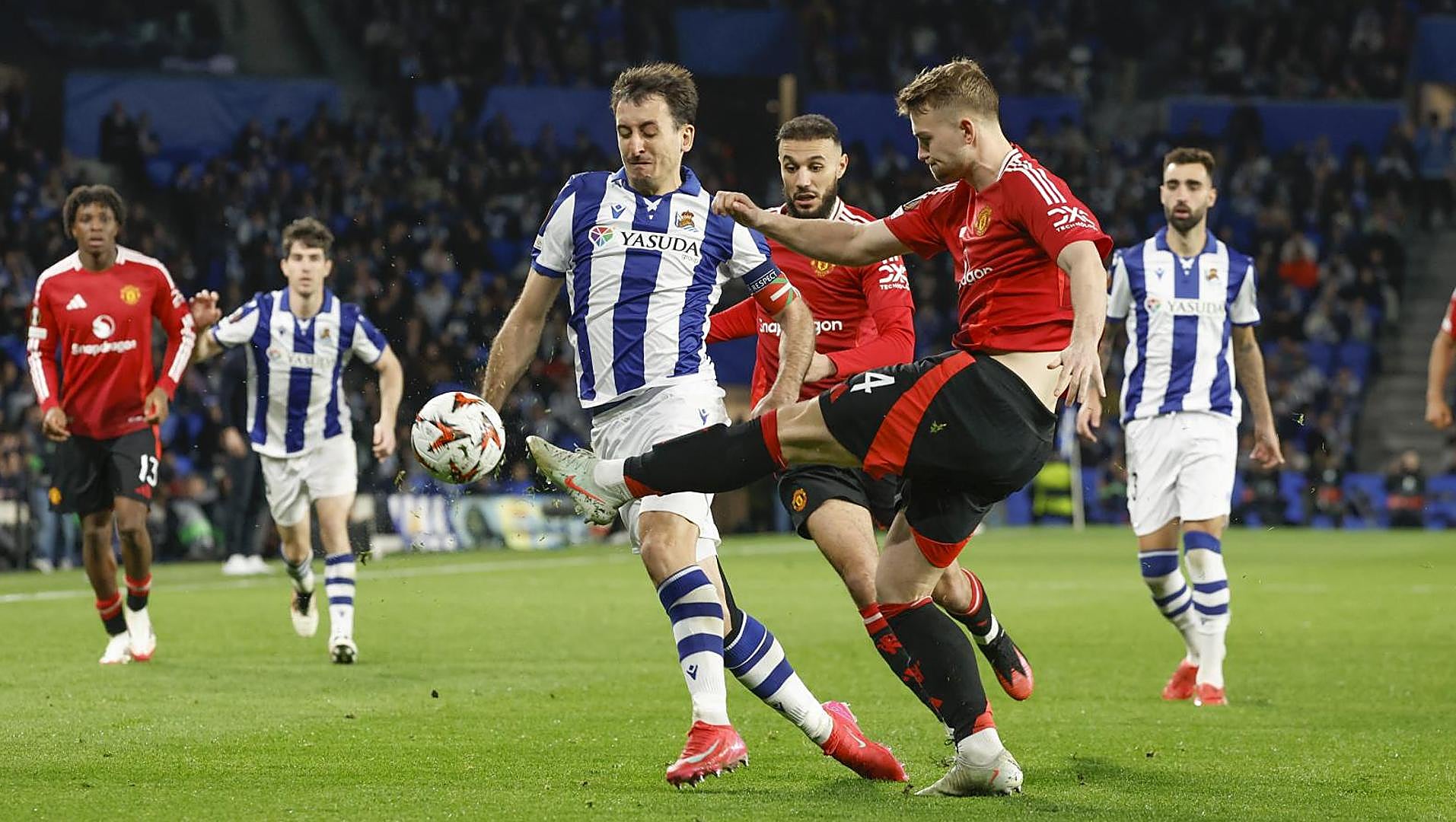 Old Trafford Night: Dreaming with Real Faces, Not Virtual Assistants