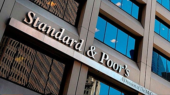 S&P mantiene la nota de España, pero avisa del riesgo de los aranceles para su economía