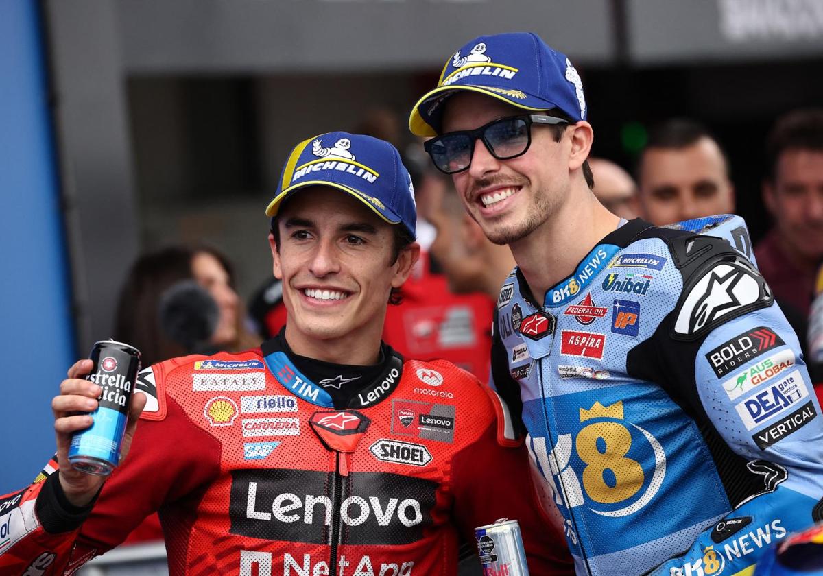 Marc Márquez, junto a su hermano Álex tras el sprint del GP de Argentina.