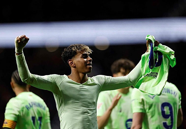 Lamine Yamal celebra su gol en el Metropolitano, el tercero del Barça.