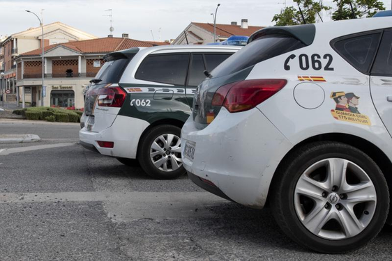 Tres coches de la Guardia Civil
