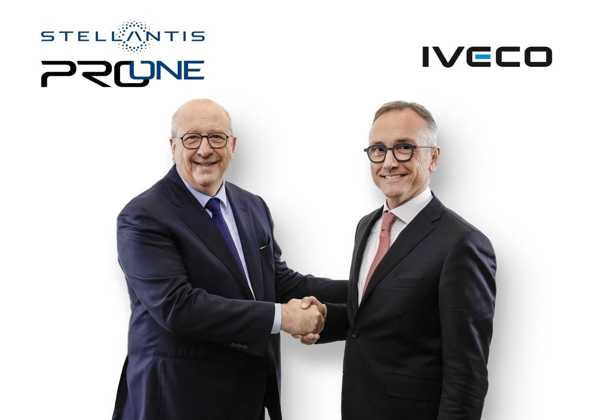 Jean Philippe Imparato, Chief Operating Officer de Stellantis for Enlarged Europe y Luca Sra, presidente de Truck Business Unit en Iveco Group