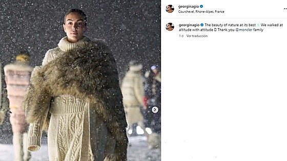 Georgina Rodríguez desfila con Adriana Lima y Jon Kortajarena en una pista de aterrizaje de los Alpes