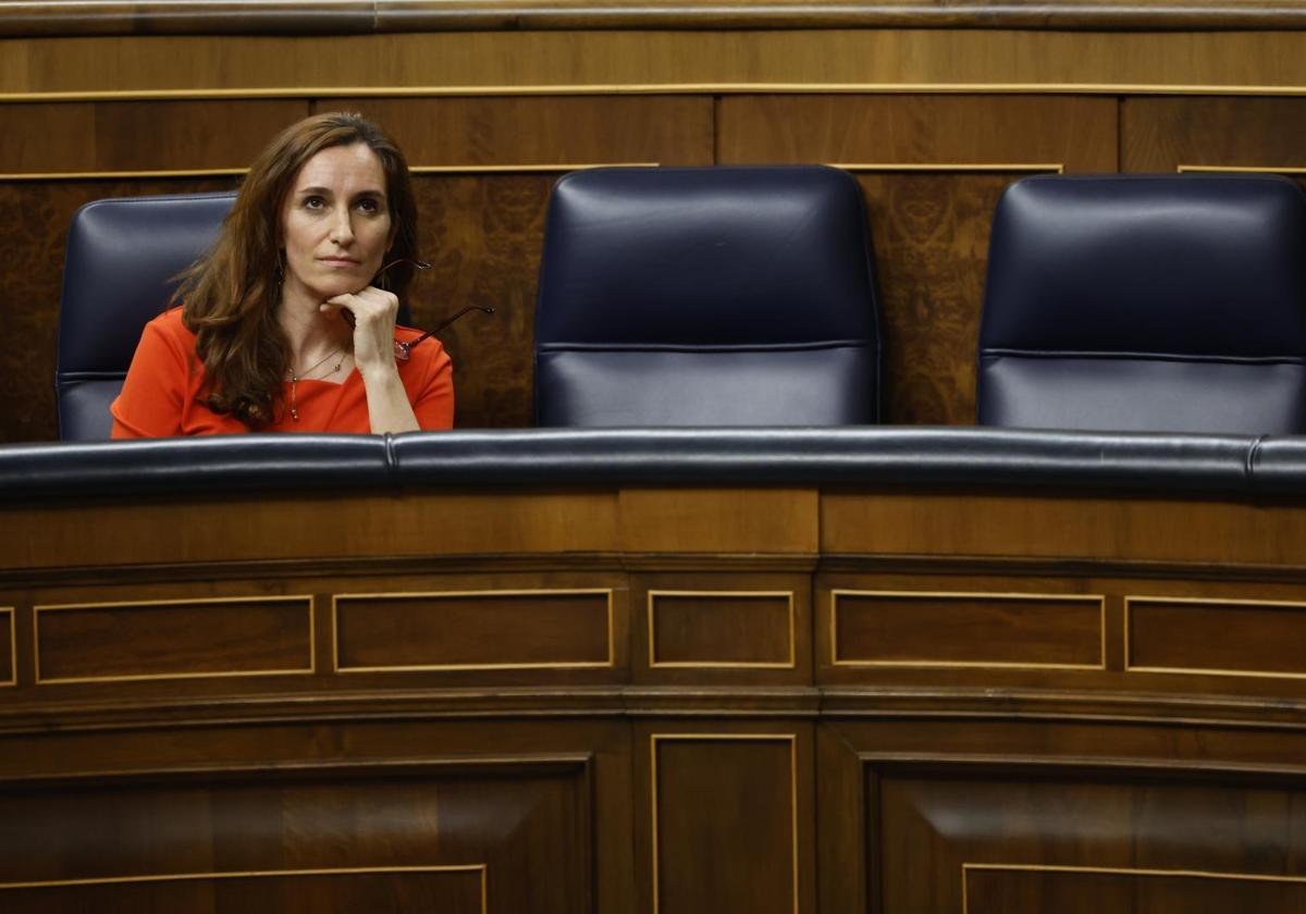 La ministra de Sanidad, Mónica García, tras su intervención en el pleno del Congreso