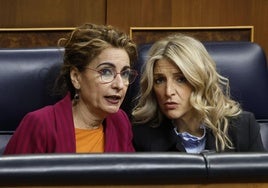 María Jesús Montero y Yolanda Díaz, este jueves en el Congreso.