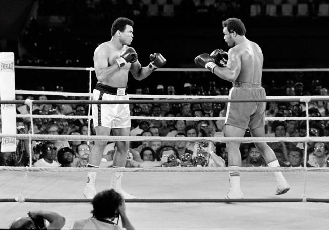 La pelea conocida como 'Rumble in the Jungle' entre George Foreman y Muhammad Ali.