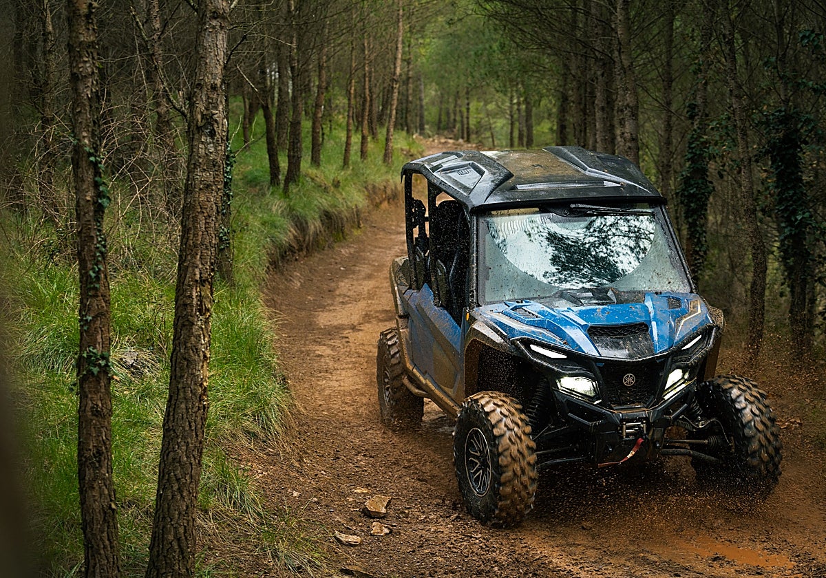 Red Yamaha Rmax Testing the New Yamaha RMAX 1000: An Incredibly Easy and Fun Buggy ...