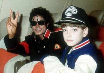 Acusan a Michael Jackson de abusos sexuales y a su entorno, de saberlo: quieren justicia (y parte de su herencia)