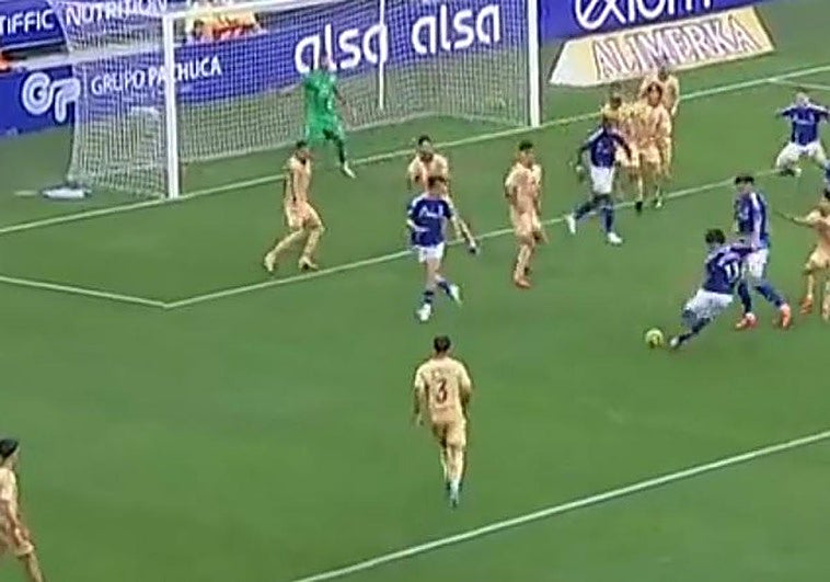 El Oviedo rompe contra el Málaga su racha negativa