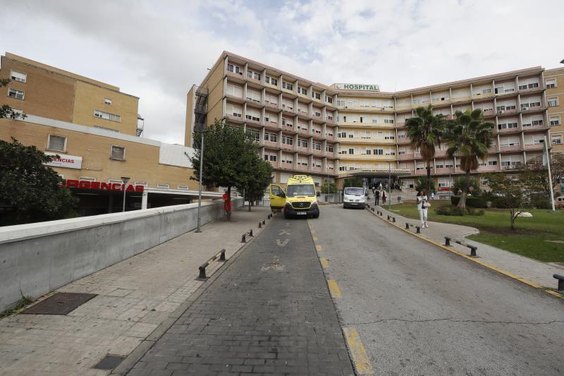 Entrada al Hospital Virgen del Rocío de Sevilla.