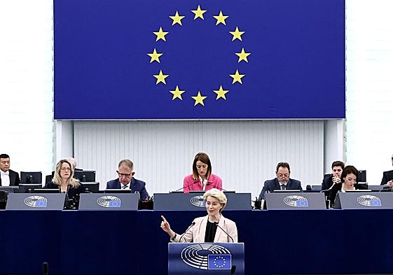 La presidenta de la Comisión Europea, Ursula von der Leyen, hoy ante el Parlamento Europeo.