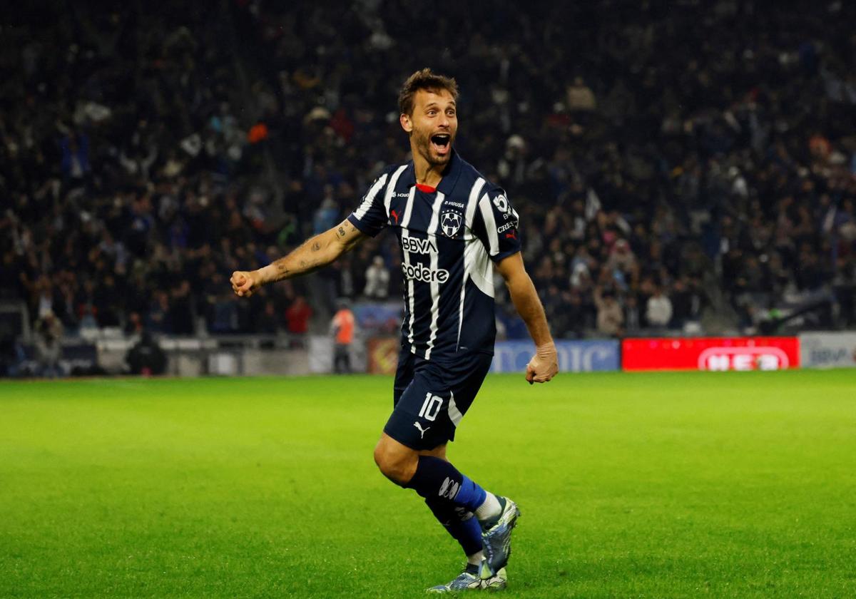 Sergio Canales celebrates a goal with Monterrey's Rayados.