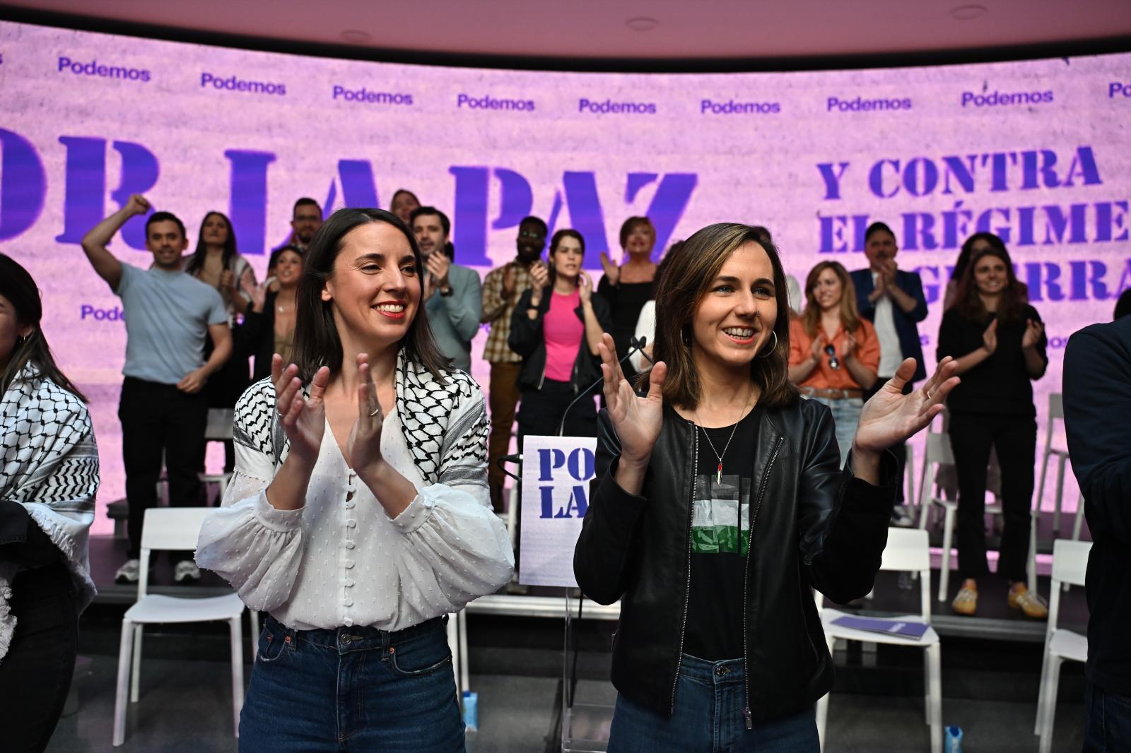 Irene Montero y Ione Belarra, durante el acto de Podemos este domingo.