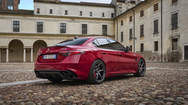 El Giulia cuenta con líneas elegantes y atemporales.