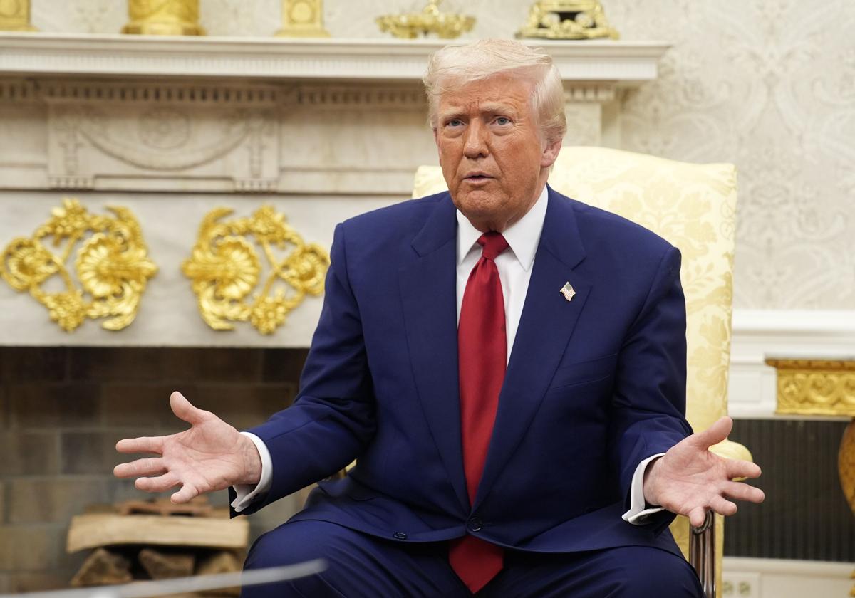Donald Trump habla desde el Despacho Oval.