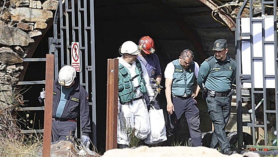 Los supervivientes de la mina de Asturias: «La alarma pitó por falta de oxígeno y los de delante siguieron; luego todo explotó»