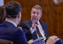 Emiliano García-Page, presidente de Castilla y La Mancha, en un desayuno informativo