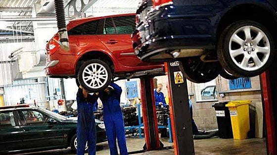 Estos son los puestos de trabajo con mejores sueldos en el sector de la automoción