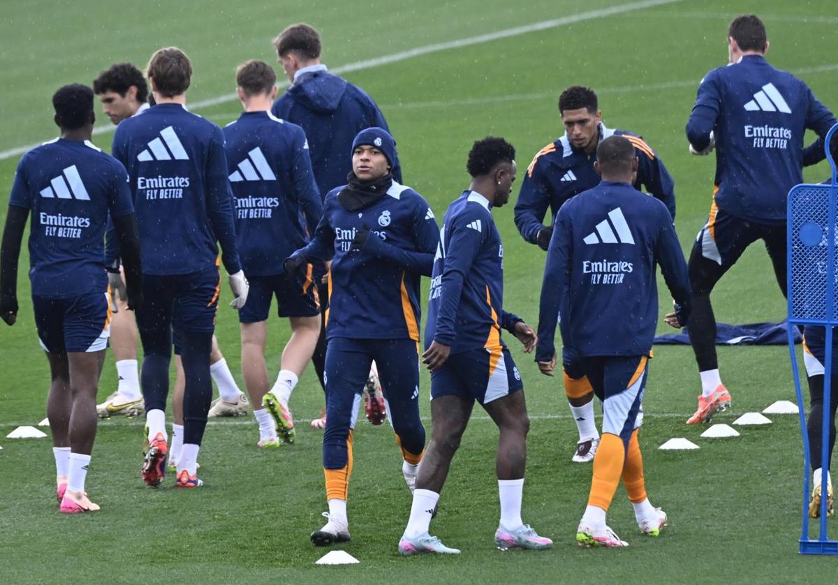 Entrenamiento del Real Madrid previo a la visita al Alavés.
