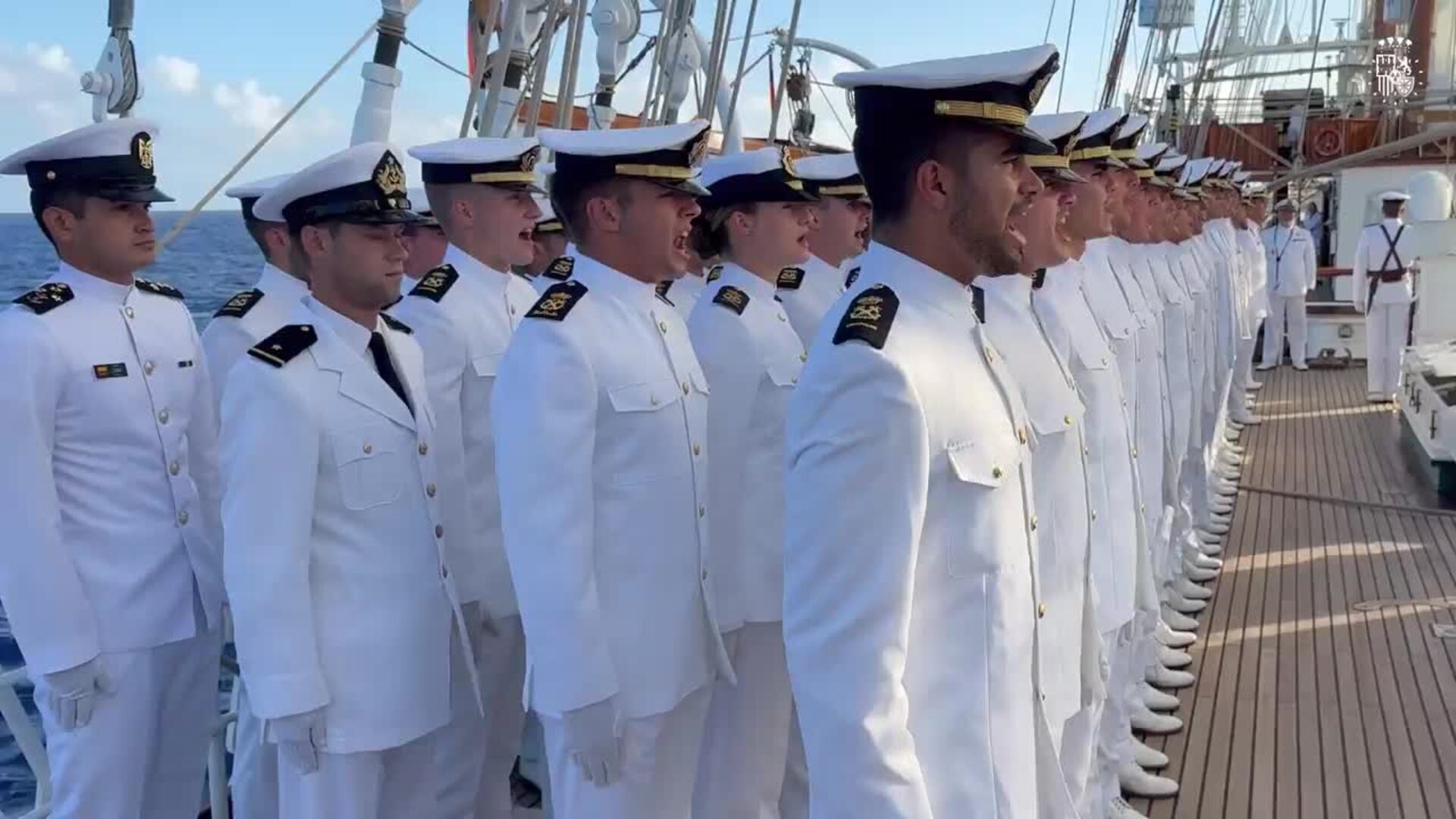 Leonor llega al ecuador de su travesía en Elcano