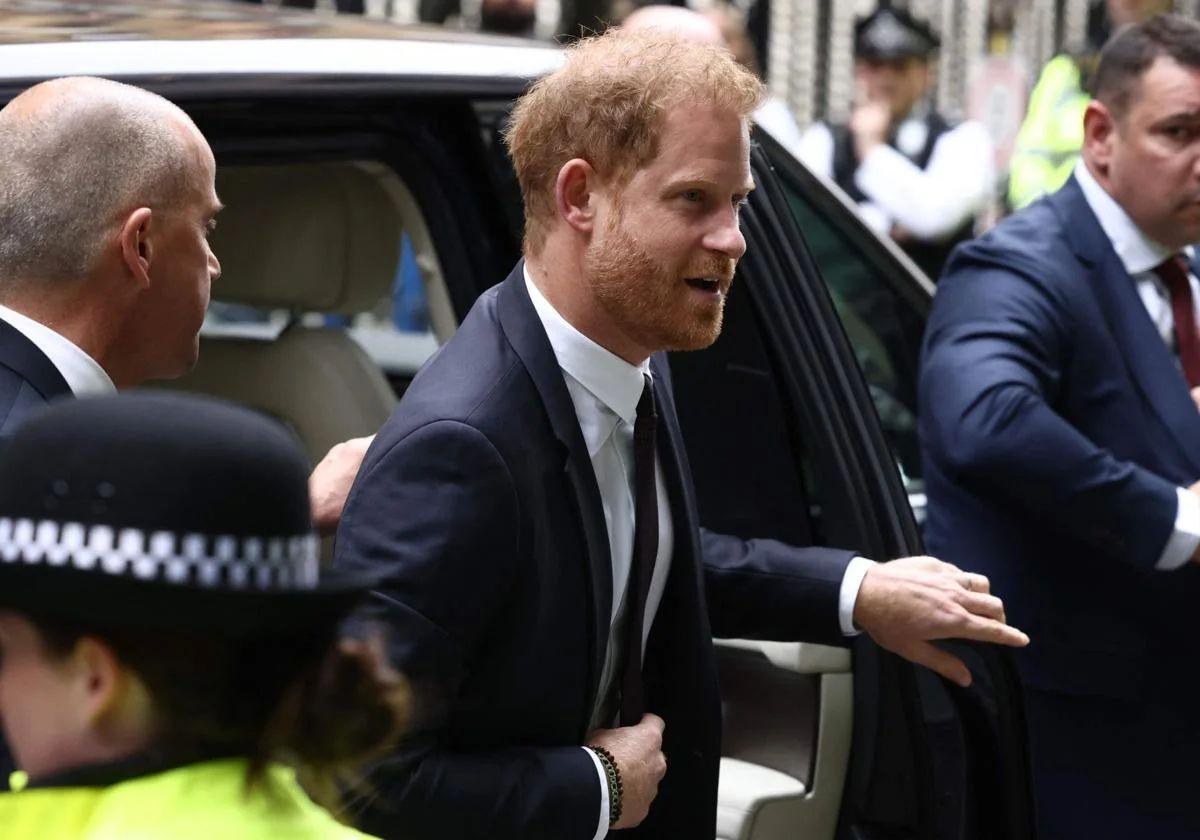 El príncipe Harry, a su llegada a un juicio en Londres.