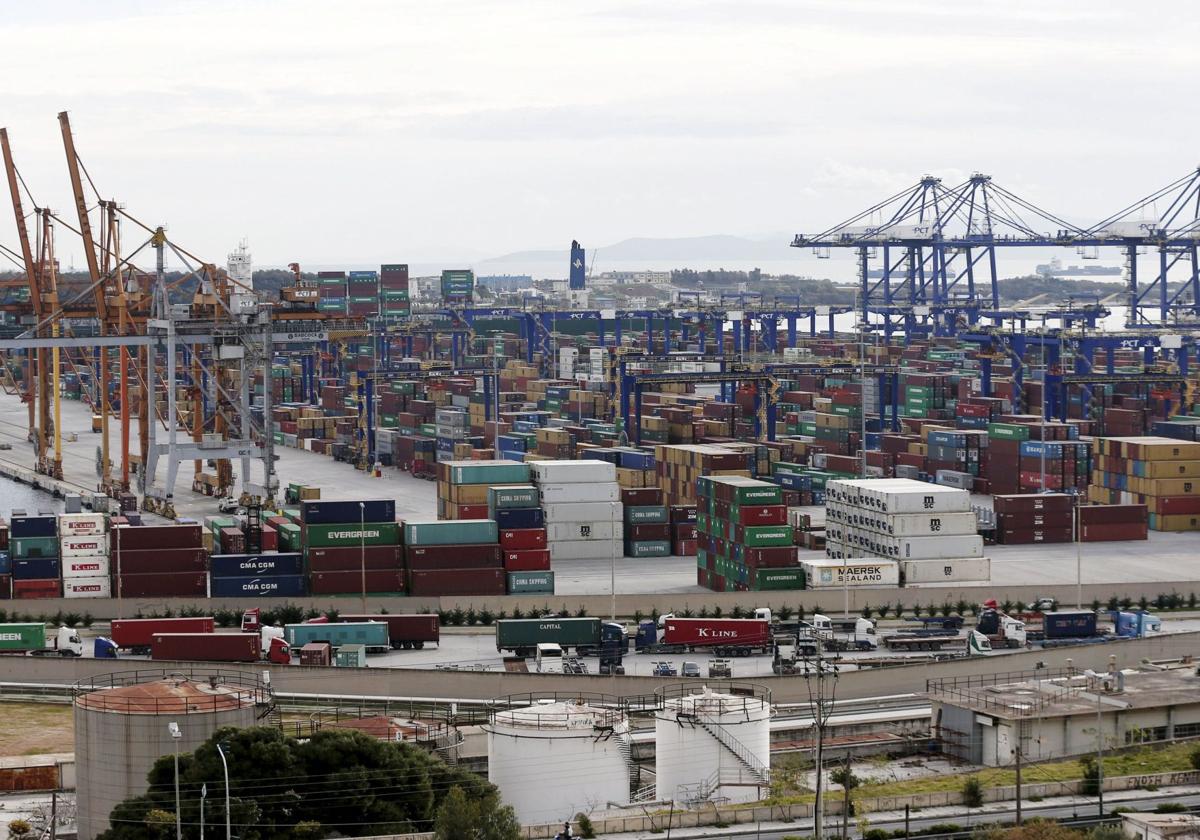 La OMC advierte de una contracción del comercio mundial del 0,2% por las tasas