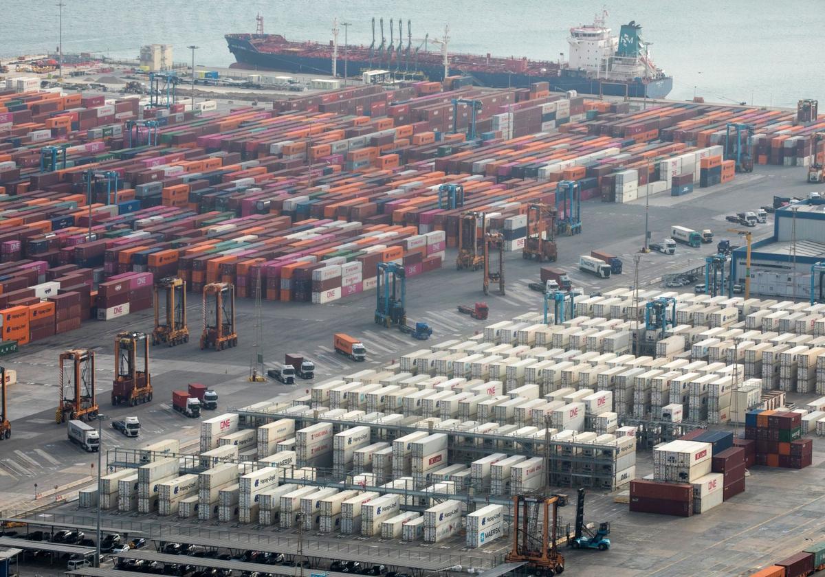 Terminal de contenedores del Puerto de Barcelona.