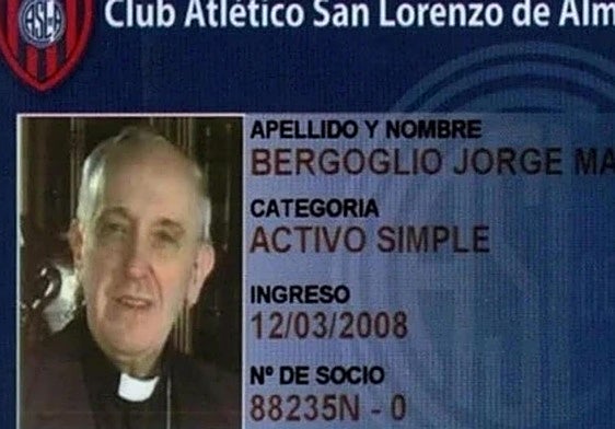 El carnet de socio de San Lorenzo de Almagro del Papa Francisco.